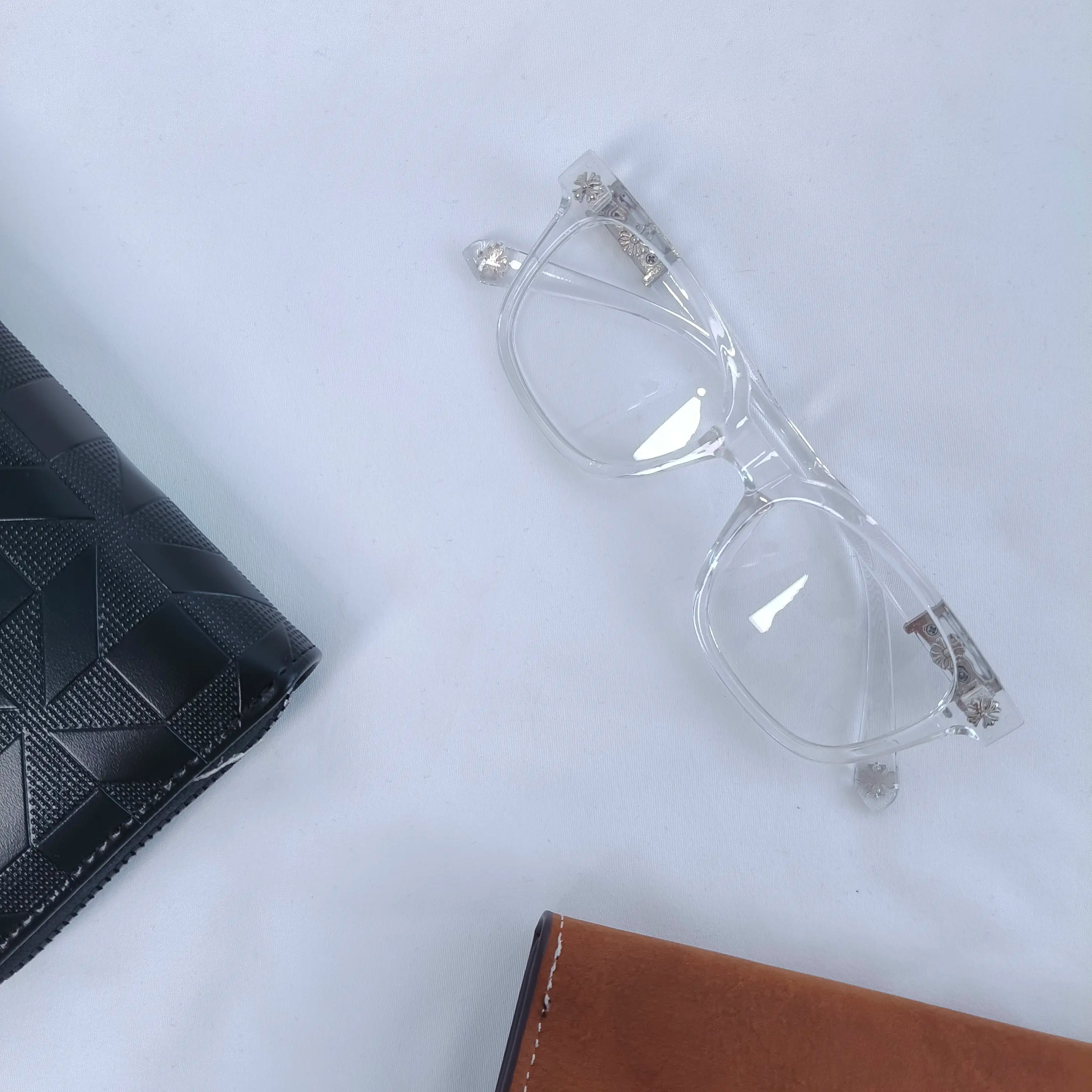 Trendy Unisex Blue Light Blocking Glasses - Stylish Black-Gold Metal Frame with Flat Lenses, Perfect for Daily Wear and Parties